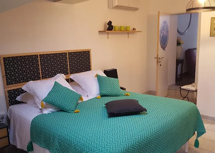 Atmosphere Bed & Breakfast Poilhes